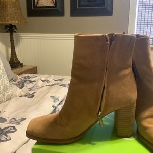 ONA CAMEL SUEDE BOOTIES